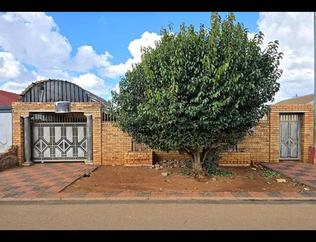 3 BEDROOM HOUSE FOR SALE IN PROTEA GLEN